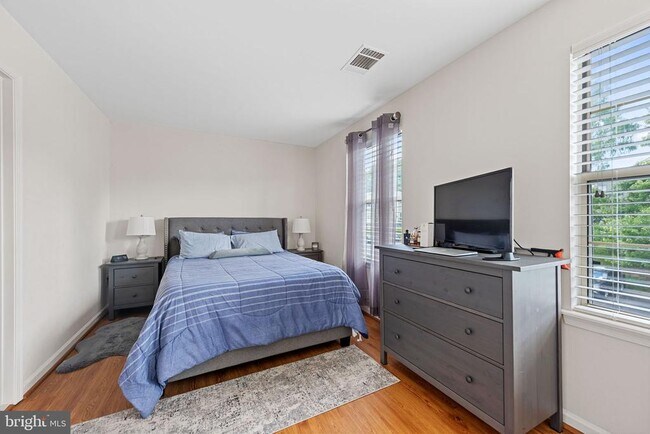 Building Photo - 15226 Wentwood Ln