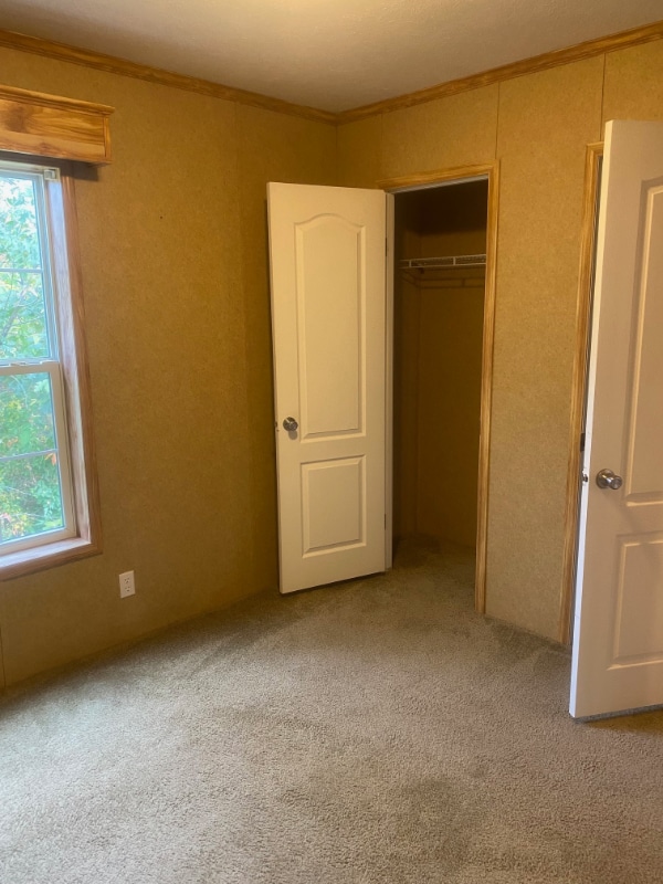 Building Photo - 36 River St