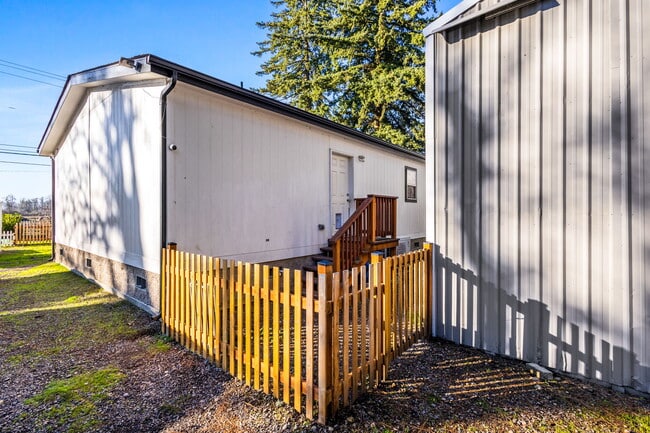 Building Photo - 7988 Marion Rd SE