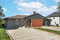 Building Photo - 2110 S 50th St
