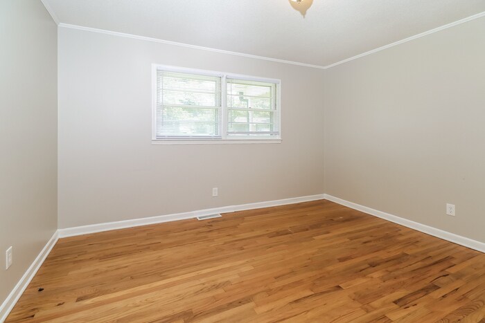Building Photo - 3815 Ferncliff Rd