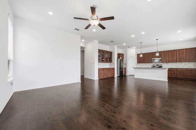 Building Photo - 1005 Ridge Runner Dr
