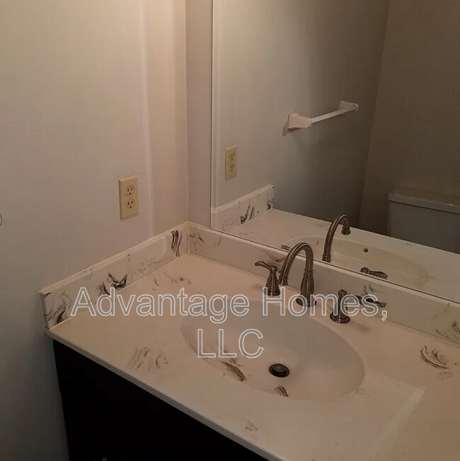 Building Photo - 7110 Bond St