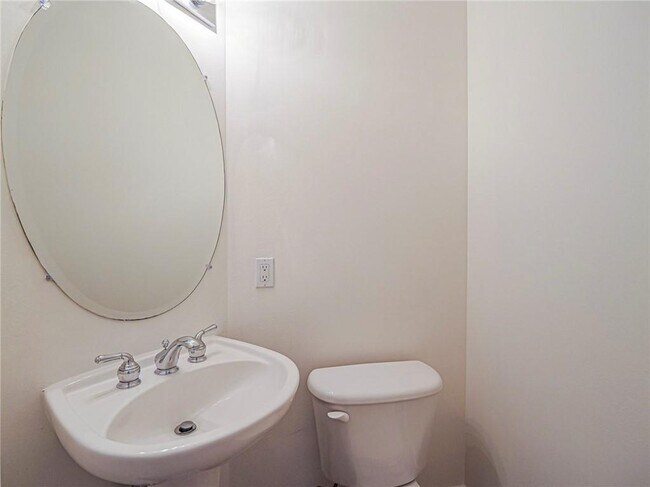 Building Photo - 1825 Bridgepointe Cir