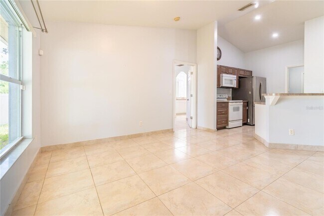 Building Photo - 4913 Cromey Rd