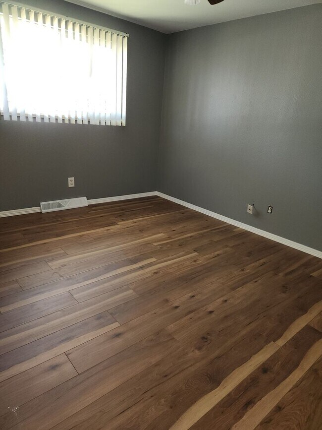 Building Photo - Nice Ranch Style home in Highly desired SW...