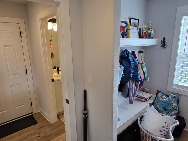 Building Photo - W239N3777 River Birch Ct