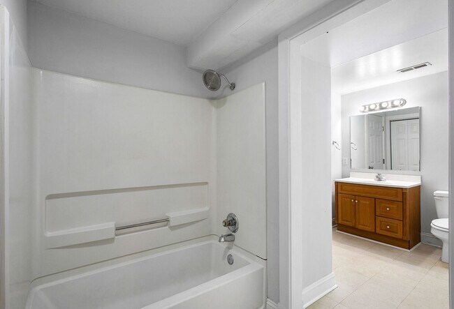 Building Photo - 223 N Arthur Ashe Blvd