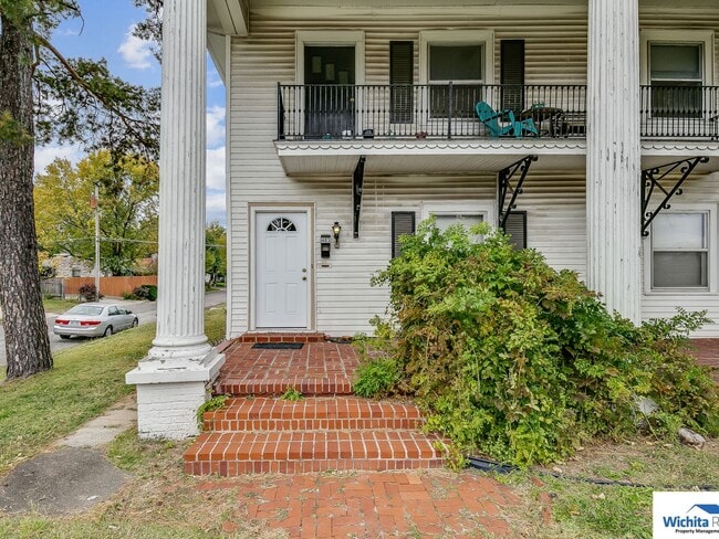 Building Photo - 401 N Oliver St