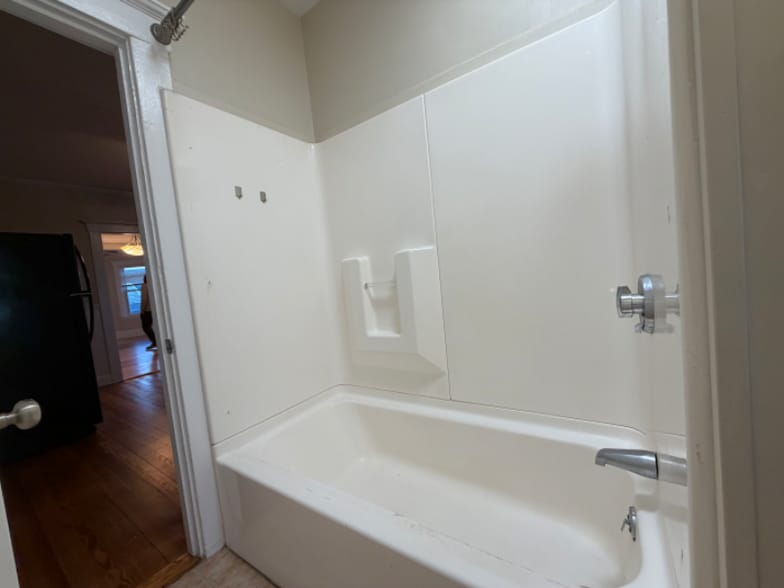 Building Photo - 320 Wood St