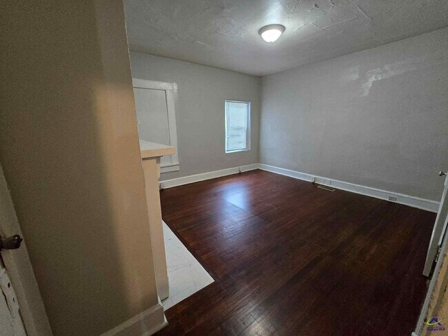 Building Photo - 1273 Hillyer Ave