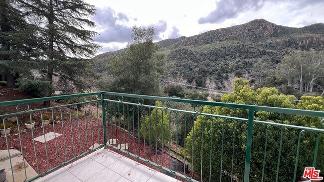 Building Photo - 29934 Triunfo Dr
