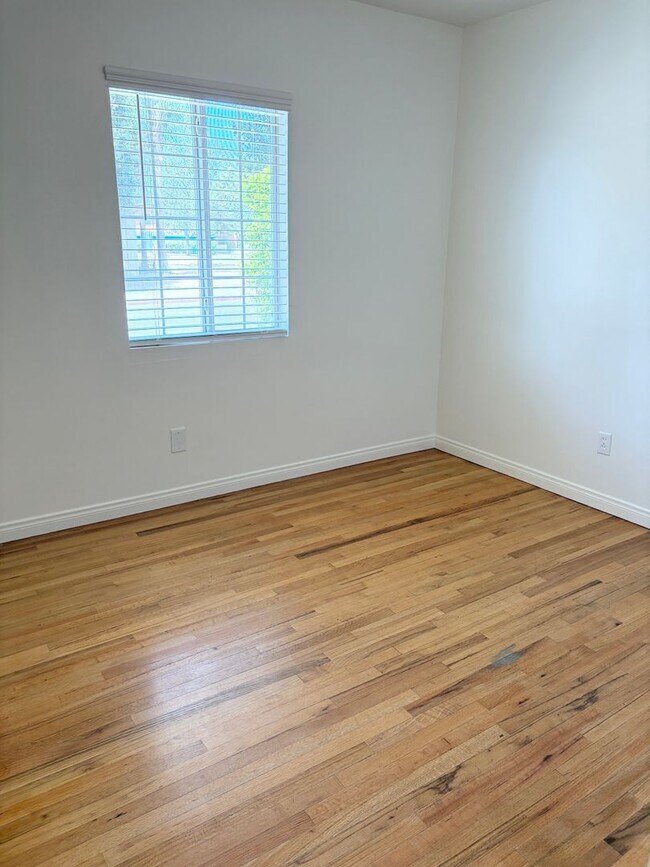 Building Photo - 5002 N Aspan Ave