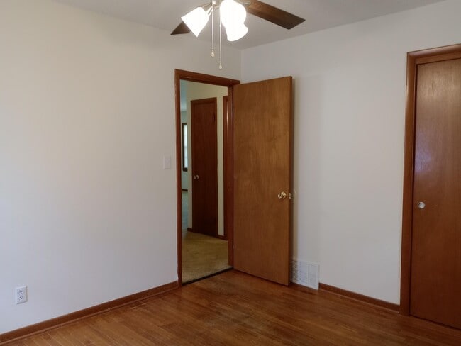 Building Photo - 609 Pennant St