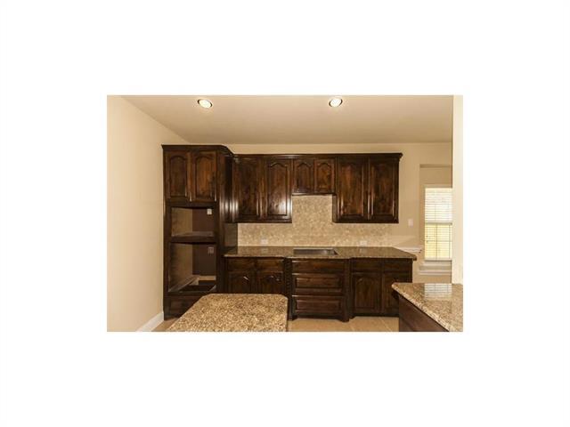 Building Photo - 12060 Grandview Dr