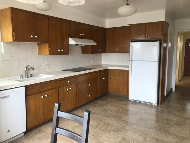 cooking area - 280 Prague St