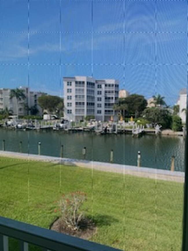 Building Photo - 860 Panama Ct