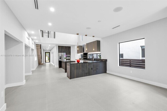 Building Photo - 808-810 SW 9th St