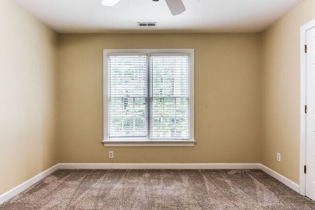 Building Photo - 2320 Primrose Valley Ct