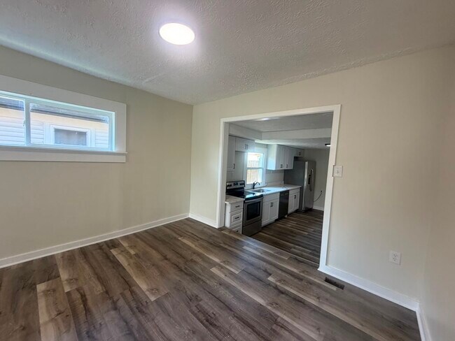 Building Photo - 2146 Gent Ave
