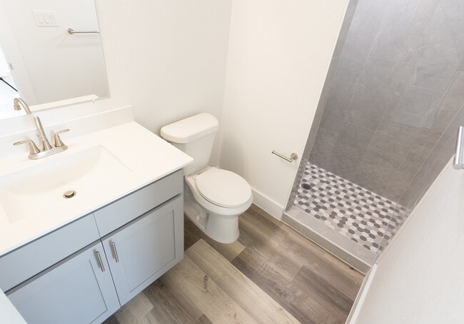 Building Photo - 3144 Wayside Ave