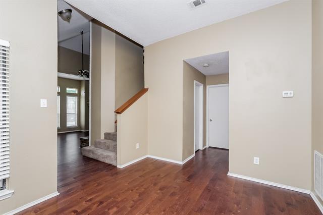 Building Photo - 837 Foxridge Dr