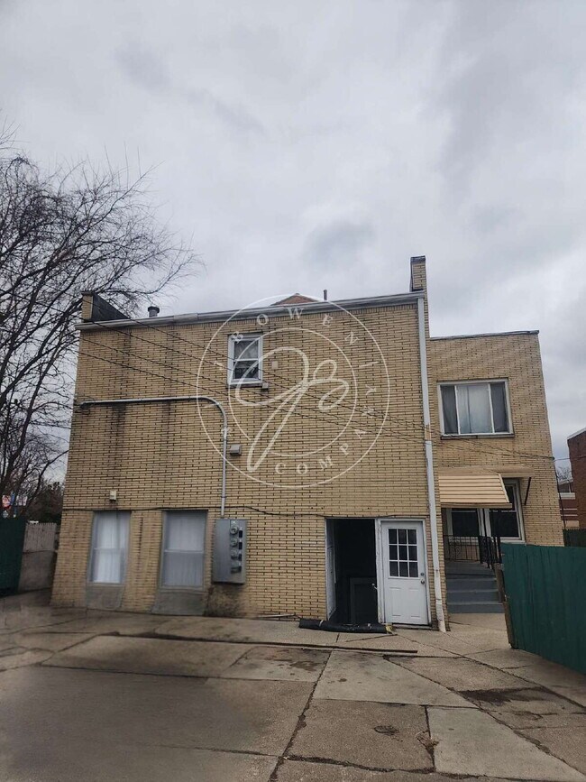 Building Photo - Charming 1-Bed with Spacious 1050 Sq Ft Layout in Toledo's Heart!