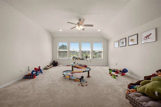 Building Photo - 17831 Maple Ash Dr