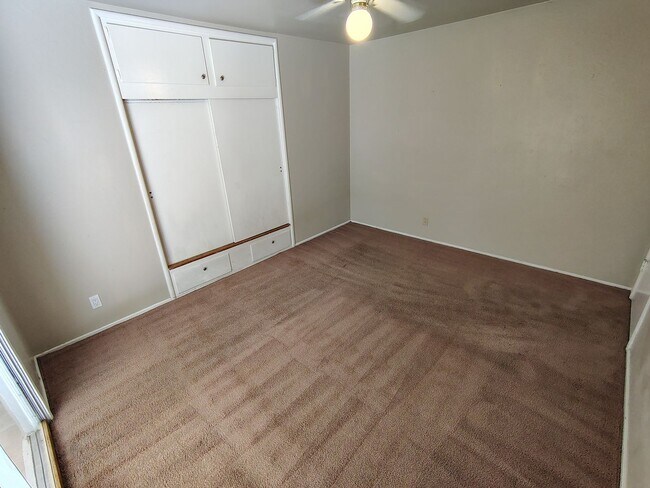 Building Photo - 1538 Maplewood Dr