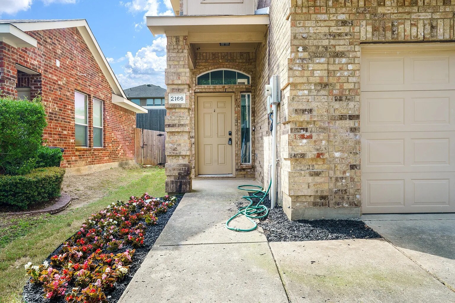 Building Photo - 2166 Stonebrook Ln