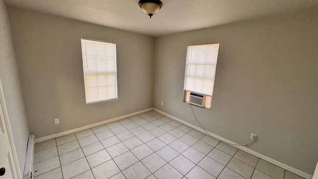 Building Photo - 2620 NE 19th St