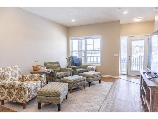 Building Photo - 2980 Clover Ridge Dr