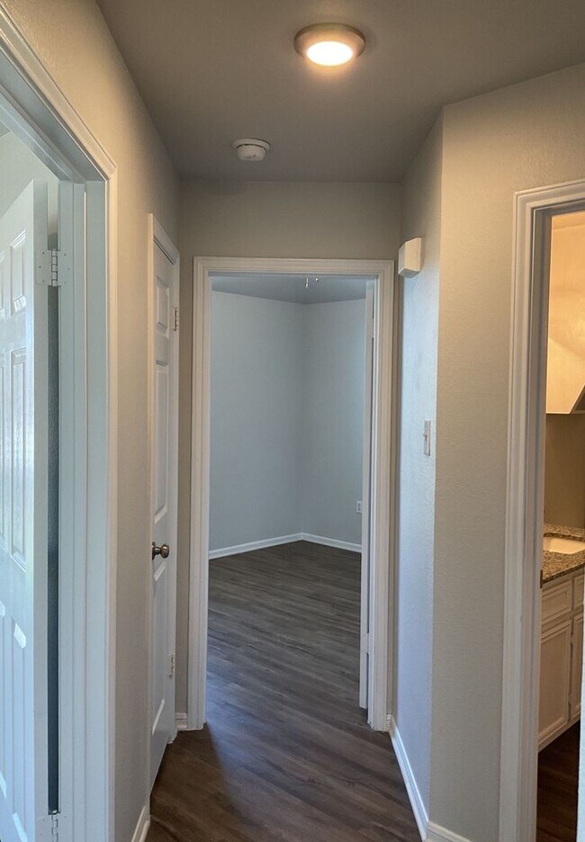 Building Photo - 4208 Shagbark Dr