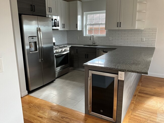 Building Photo - 258 Buttrick Ave