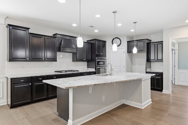 Building Photo - 686 Northlake Blvd