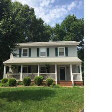 Building Photo - STAFFORD HOME CLOSE TO QUANTICO