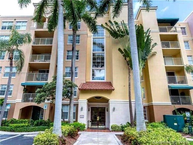 Building Photo - 19501 E Country Club Dr