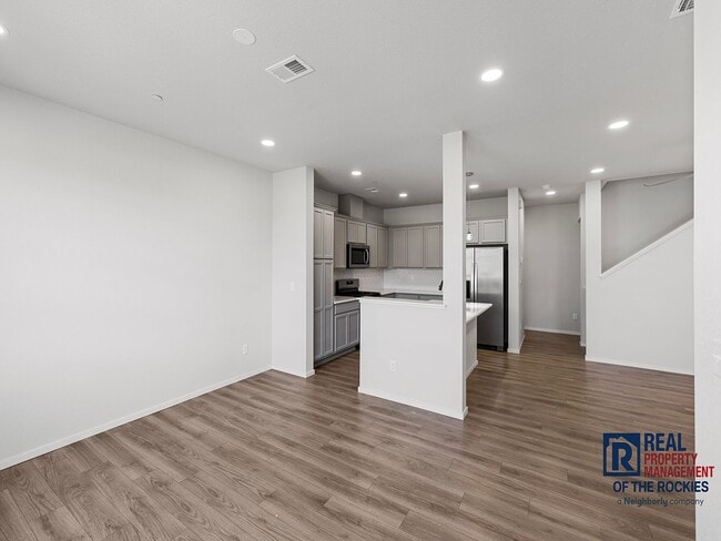 Building Photo - Stunning 3 Bed 2.5 Bath Townhome in Timnath, CO!