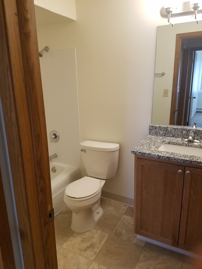 Building Photo - 135 N Peters Ave