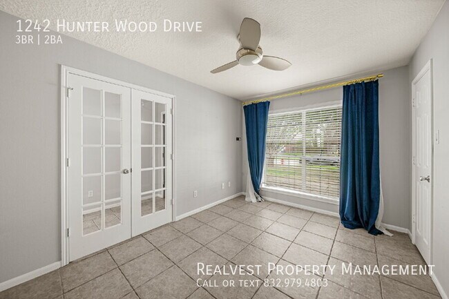 Building Photo - 1242 Hunter Wood Dr