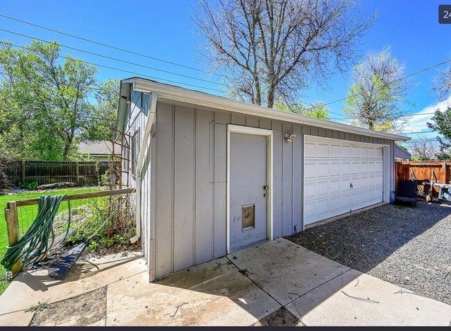 Building Photo - 4265 Brentwood St