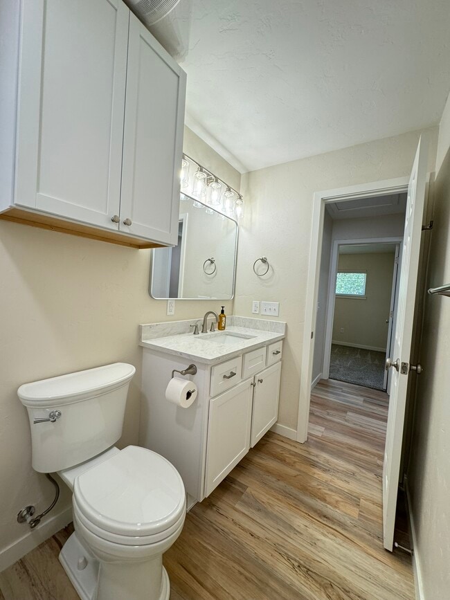 Building Photo - 1442 E Broadway St