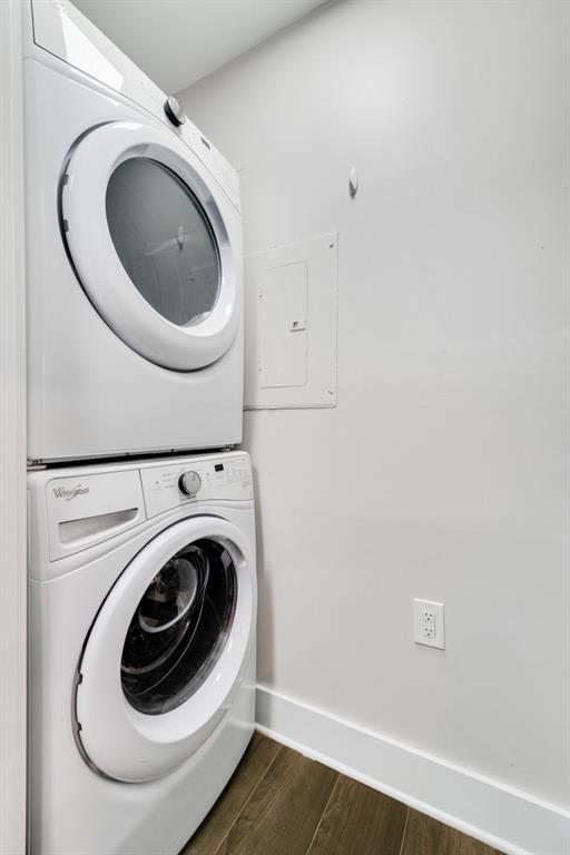 Building Photo - 240 Renaissance Pkwy NE