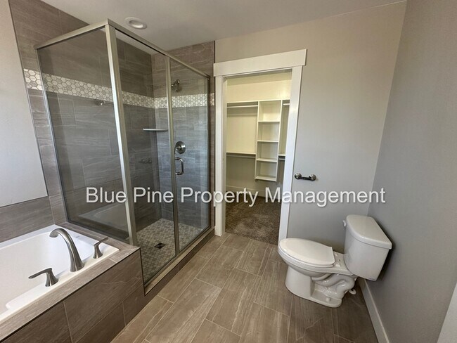 Building Photo - 3881 E Hemlock Ln