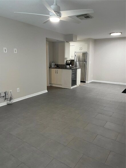 Building Photo - 528 Golden Raintree Pl