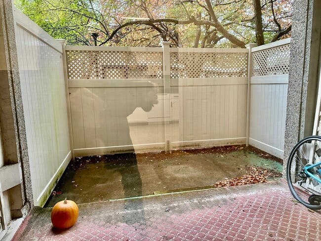 Building Photo - 250 Hammond Pond Pkwy