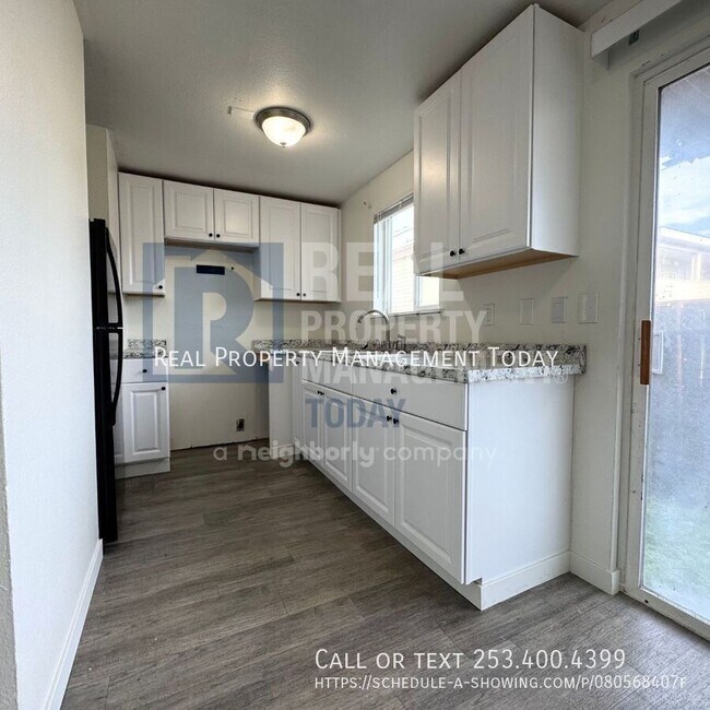 Building Photo - 14440 34th Ave S