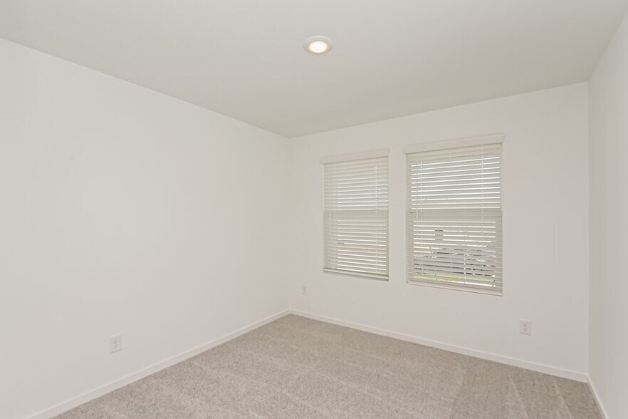 Building Photo - 10713 Revolver Dr