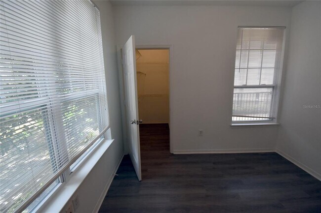 Building Photo - 2000 Erving Cir