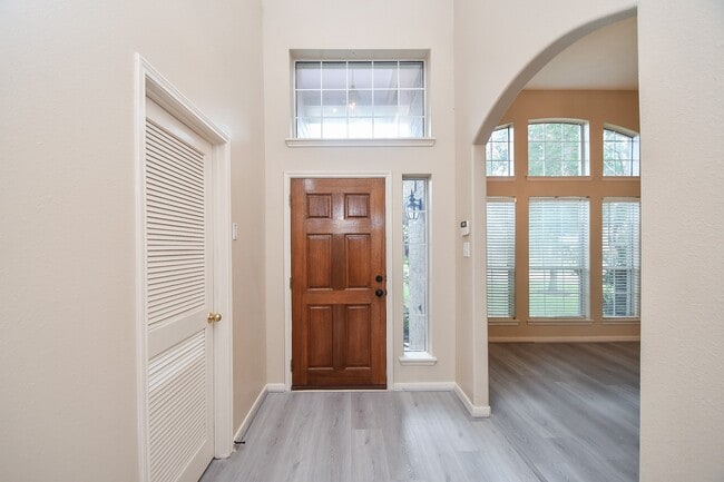 Building Photo - 15114 Snow Hill Ct